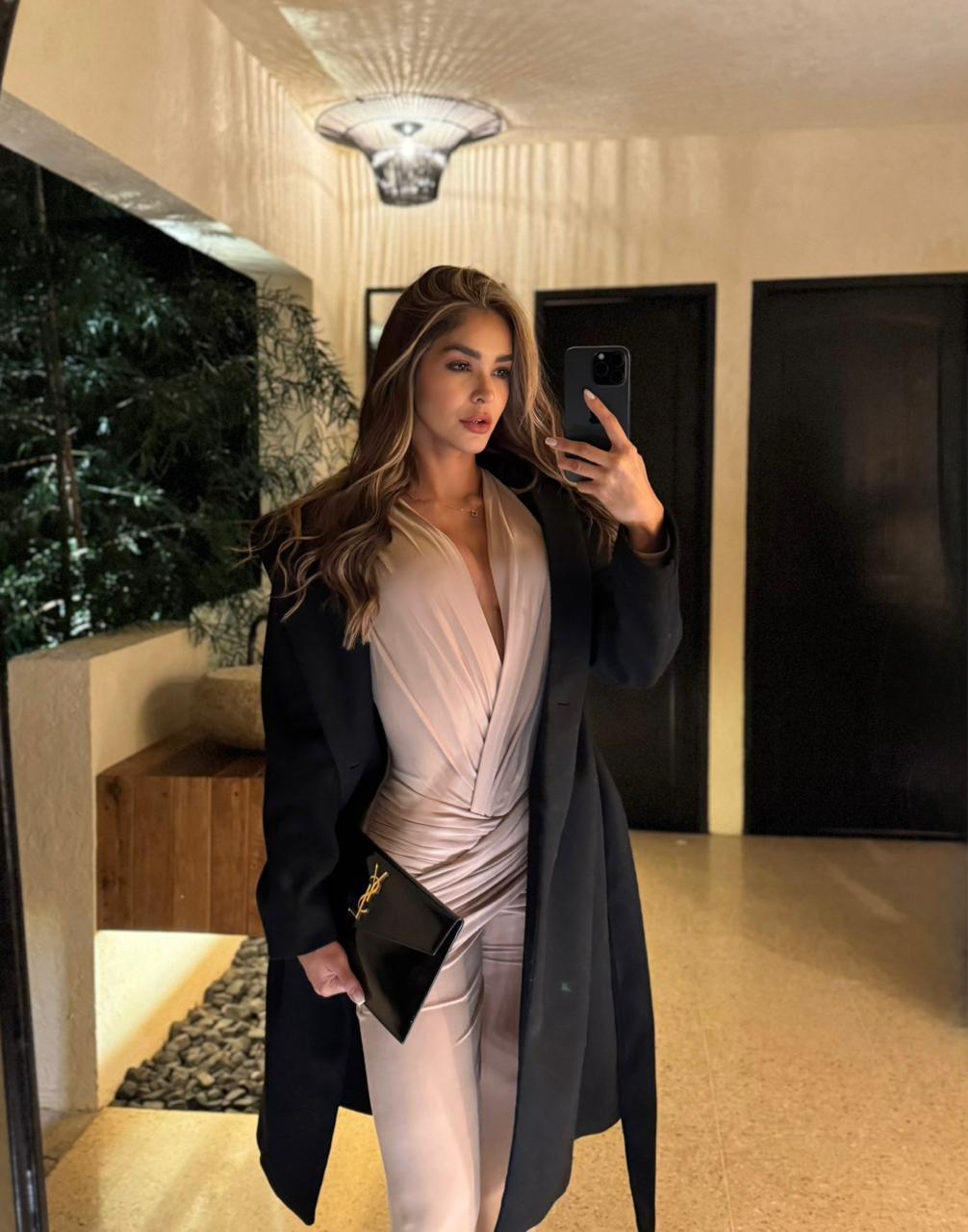 Escort - CAMILA - Ibiza Tops